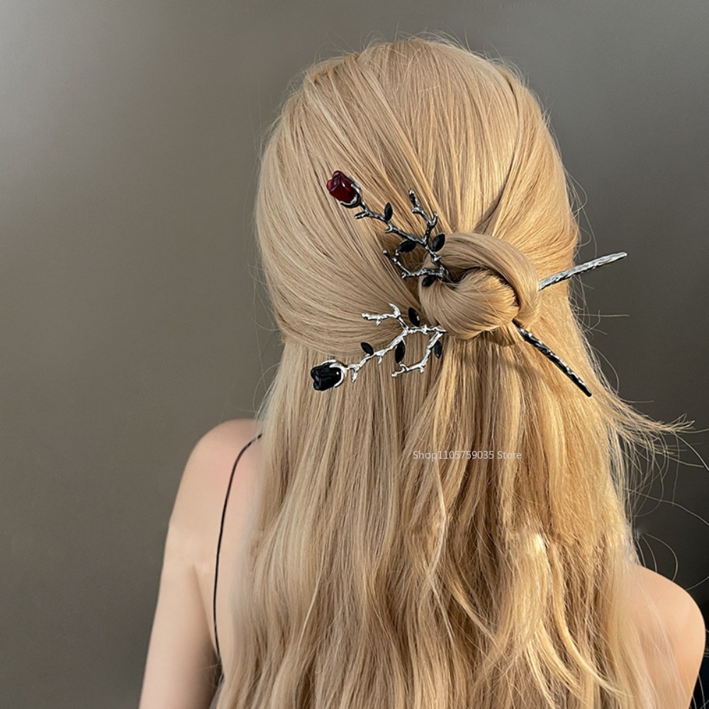 Vintage Tech Accessories - Jepit Rambut Bunga Mawar Merah Logam