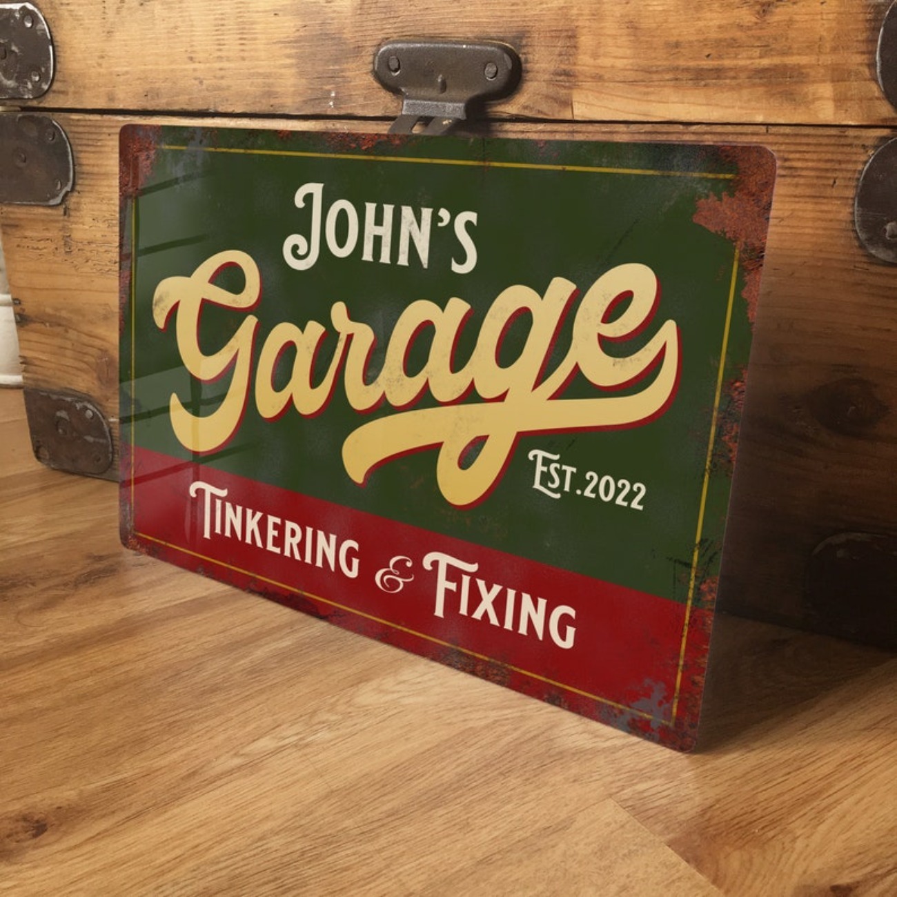 Vintage Tech Accessories - Papan Logam Garasi Kustom yang Dipersonalisasi